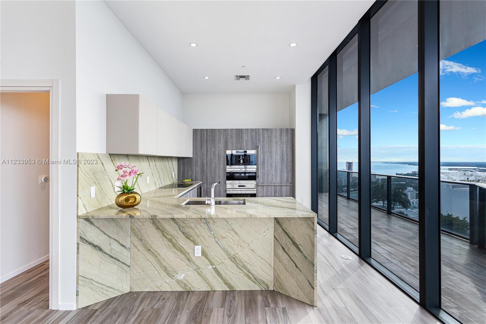 801 SMA RESIDENCES CONDO - Residential