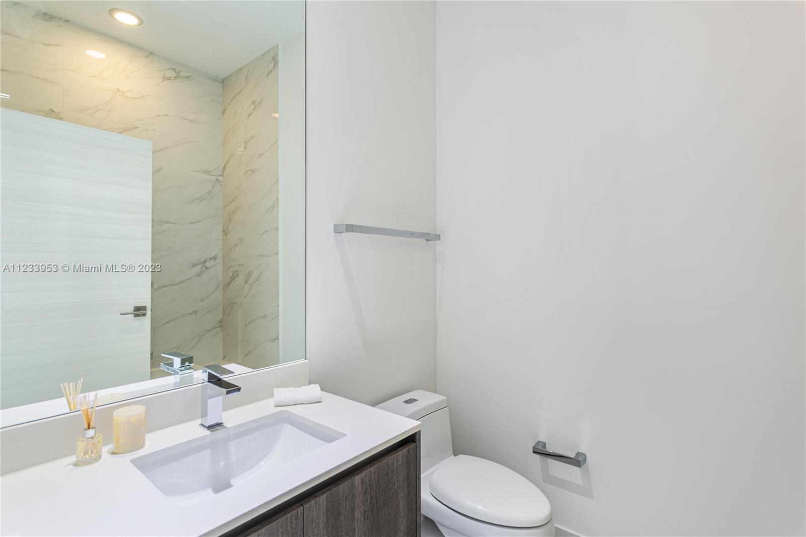 801 SMA RESIDENCES CONDO - Residential