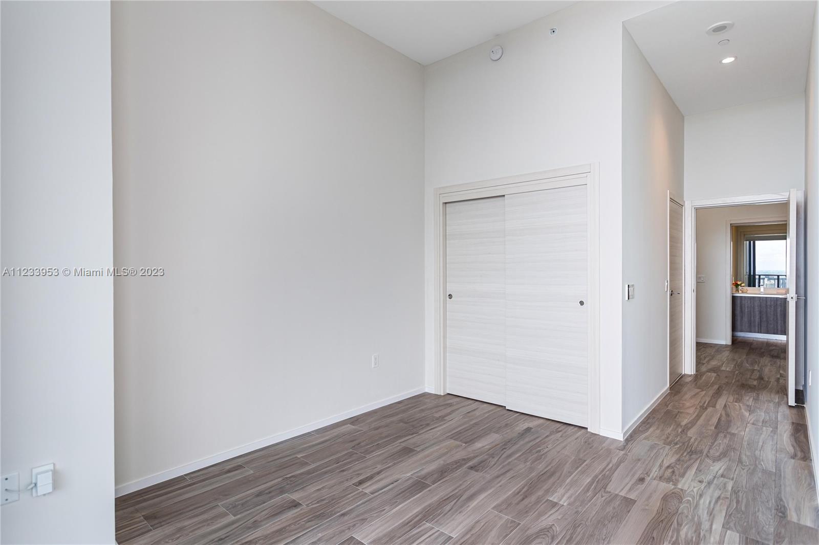 801 SMA RESIDENCES CONDO - Residential