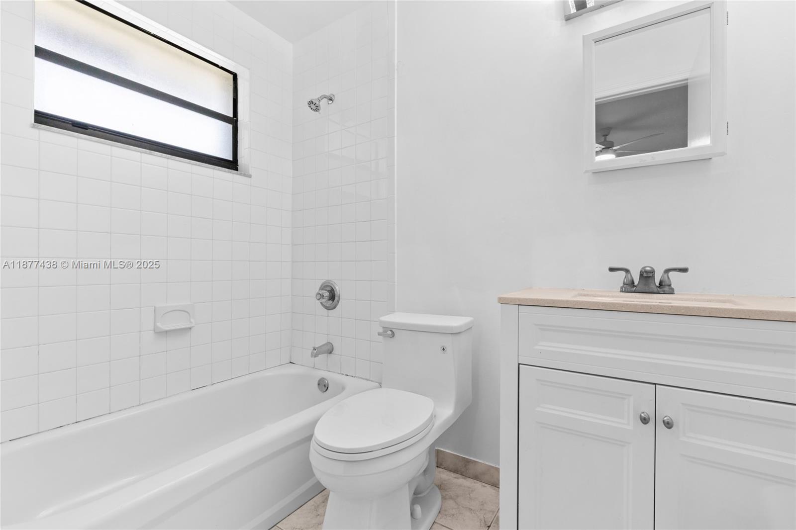 HOLLYWOOD ACRES - Residential Lease