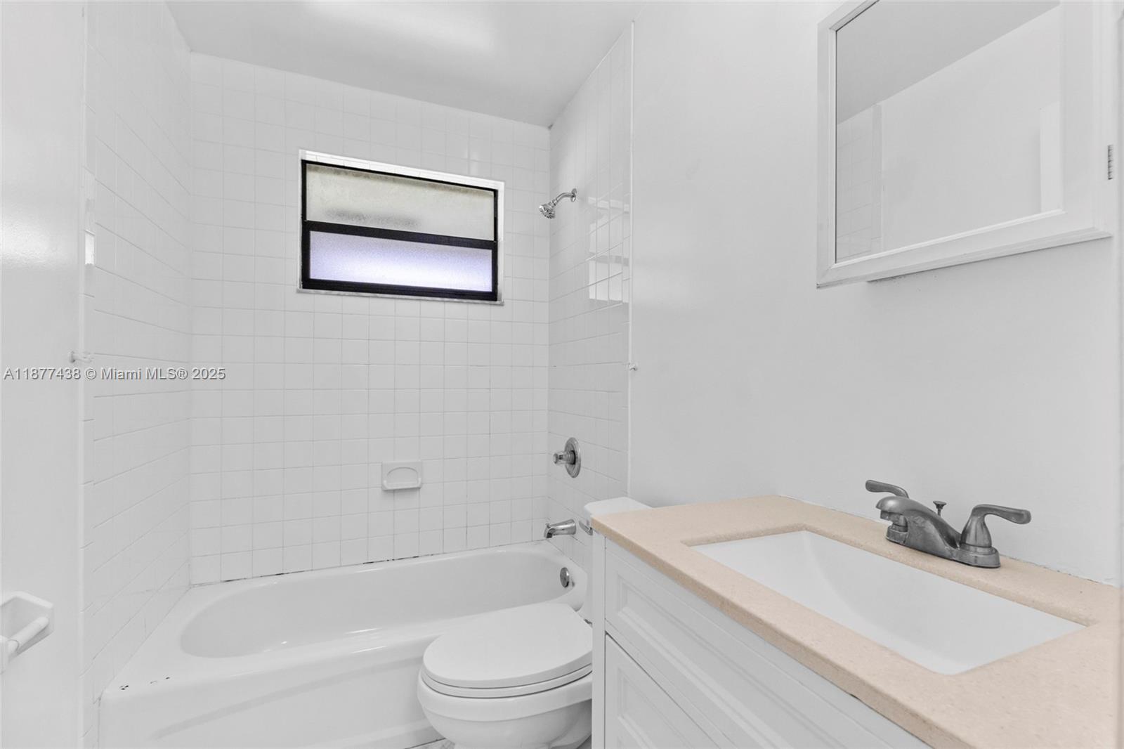 HOLLYWOOD ACRES - Residential Lease