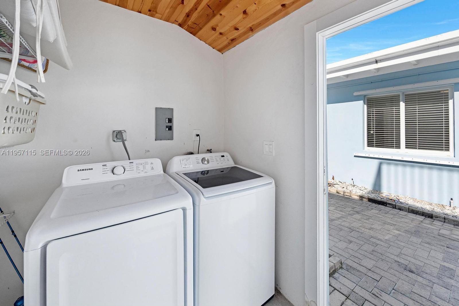 PIRATES COVE 1ST ADD - Residential