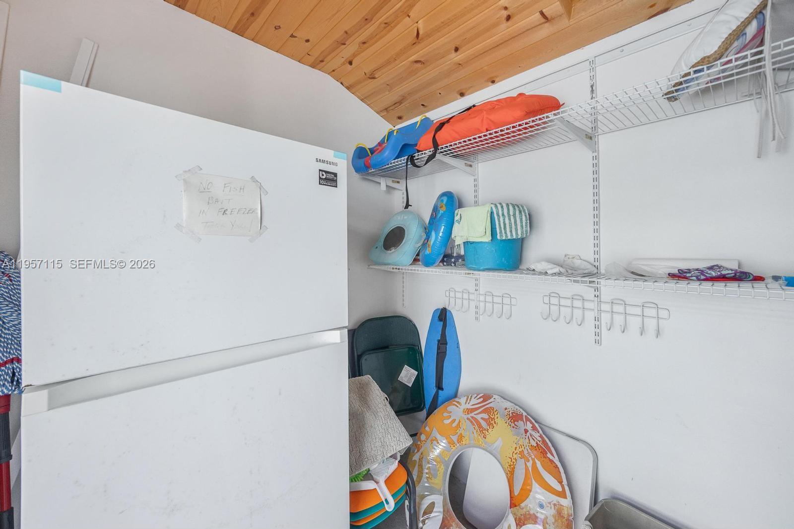 PIRATES COVE 1ST ADD - Residential