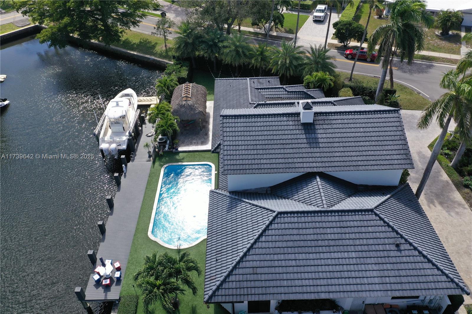 VENETIAN ISLES 2ND SEC - Residential