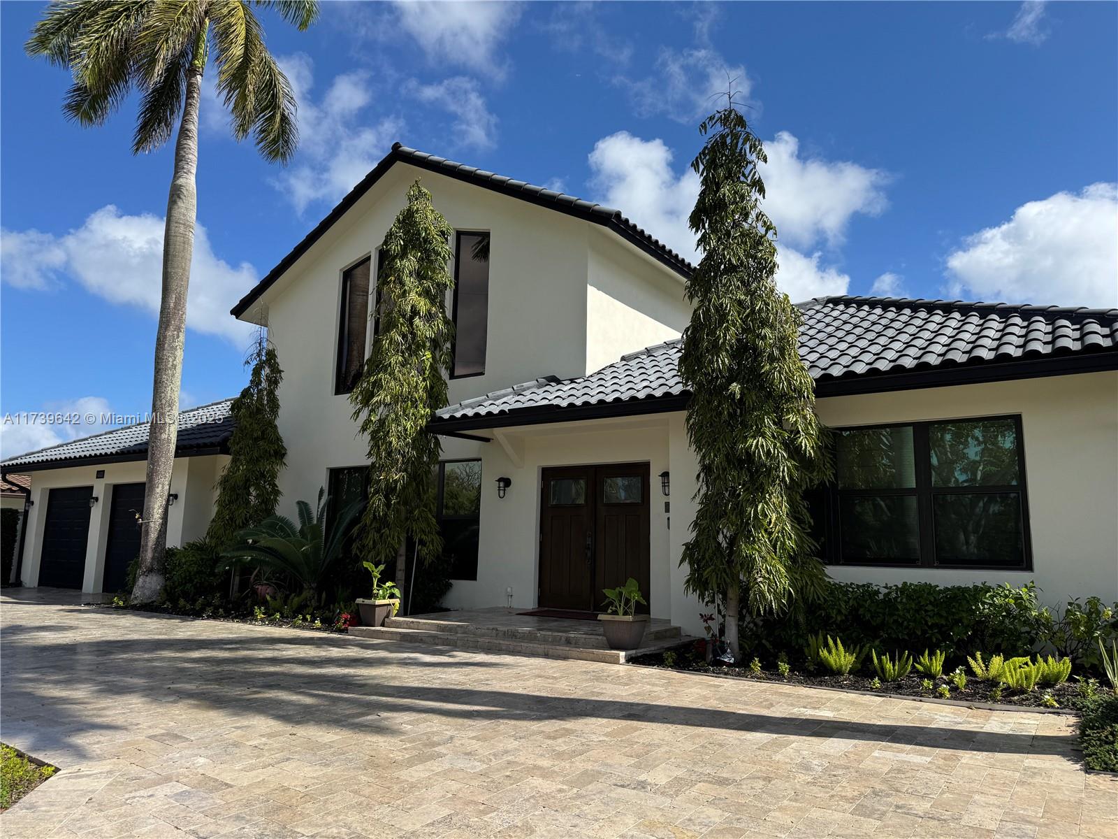 VENETIAN ISLES 2ND SEC - Residential