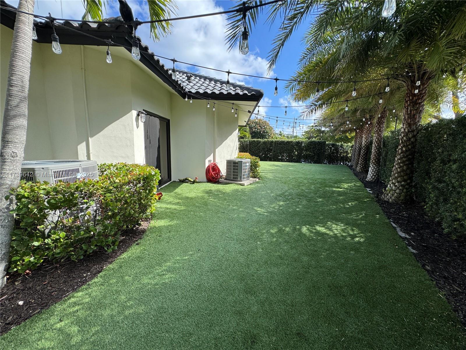 VENETIAN ISLES 2ND SEC - Residential