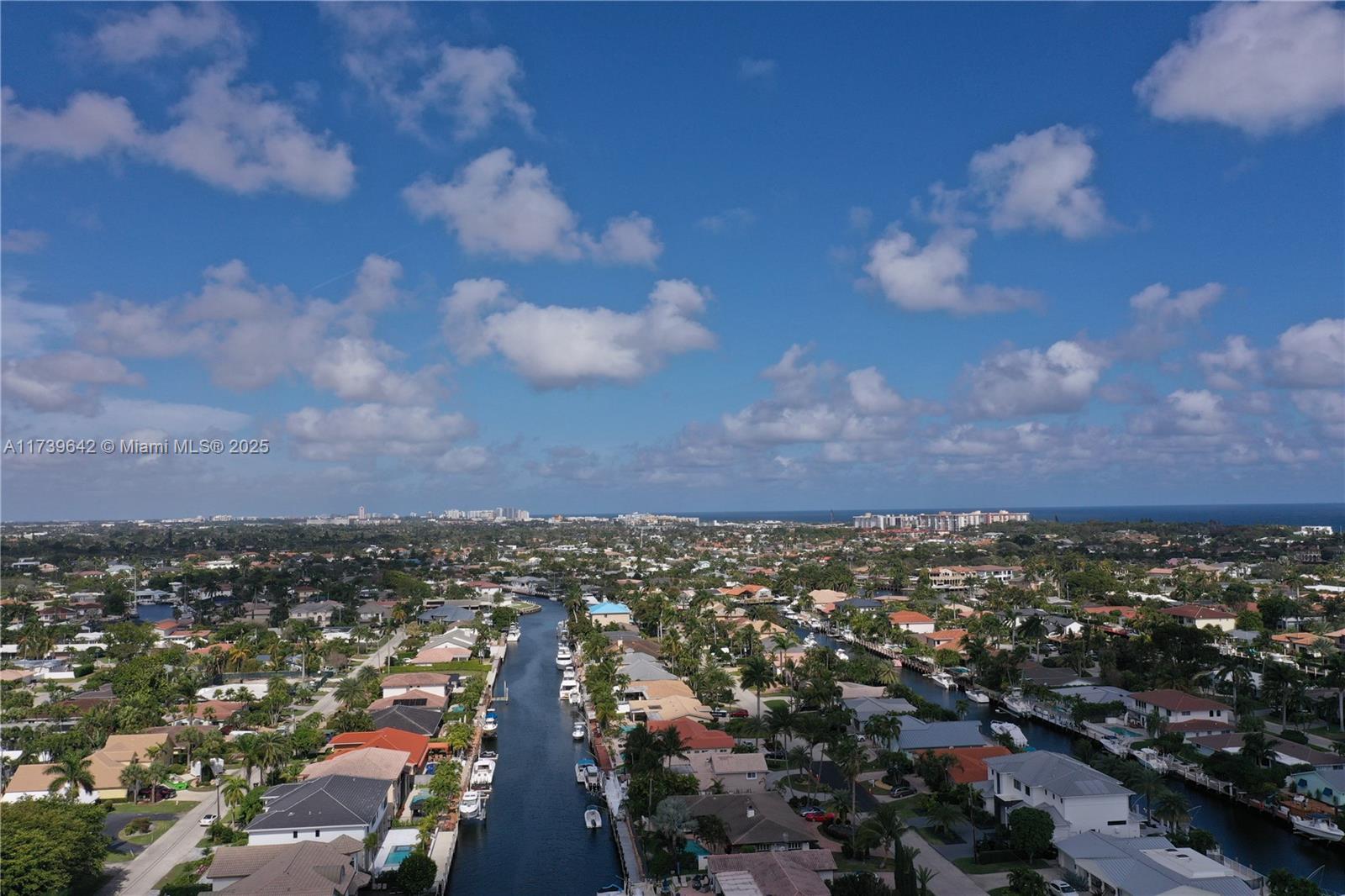 VENETIAN ISLES 2ND SEC - Residential
