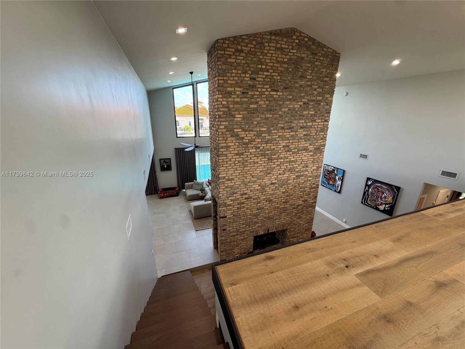 VENETIAN ISLES 2ND SEC - Residential