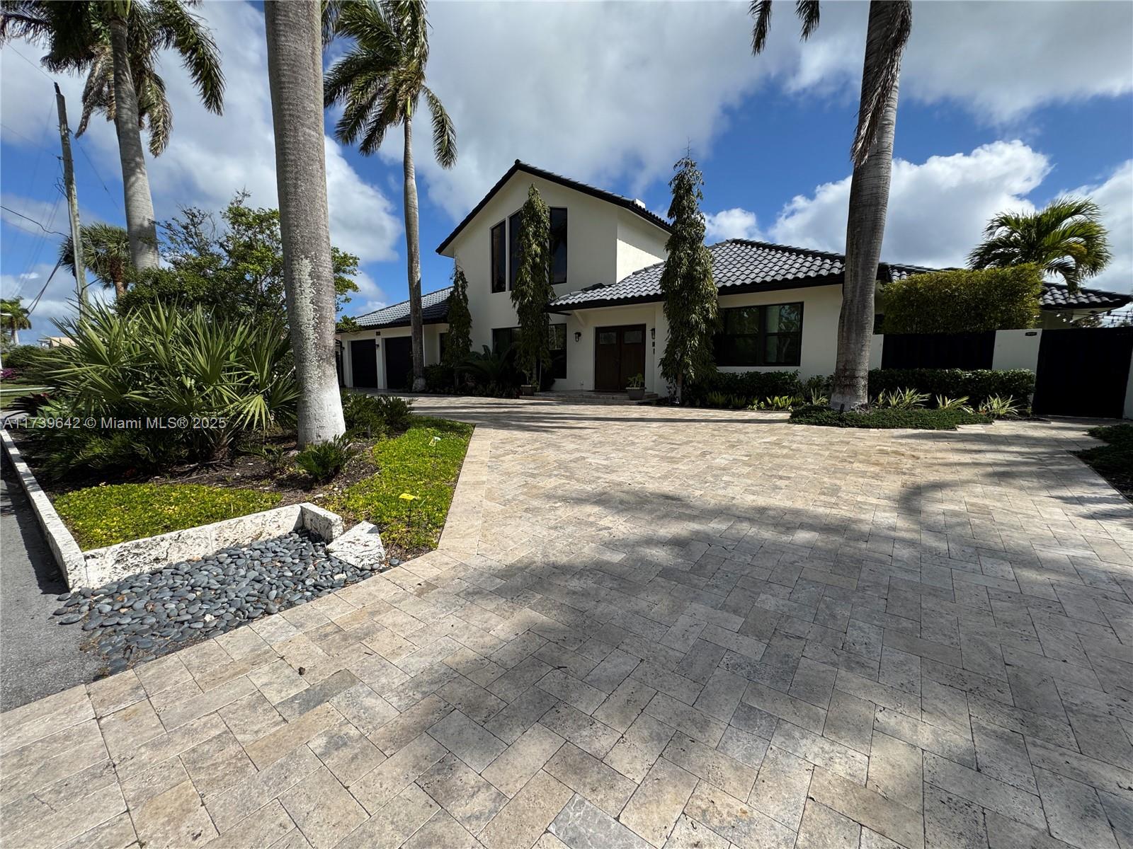 VENETIAN ISLES 2ND SEC - Residential