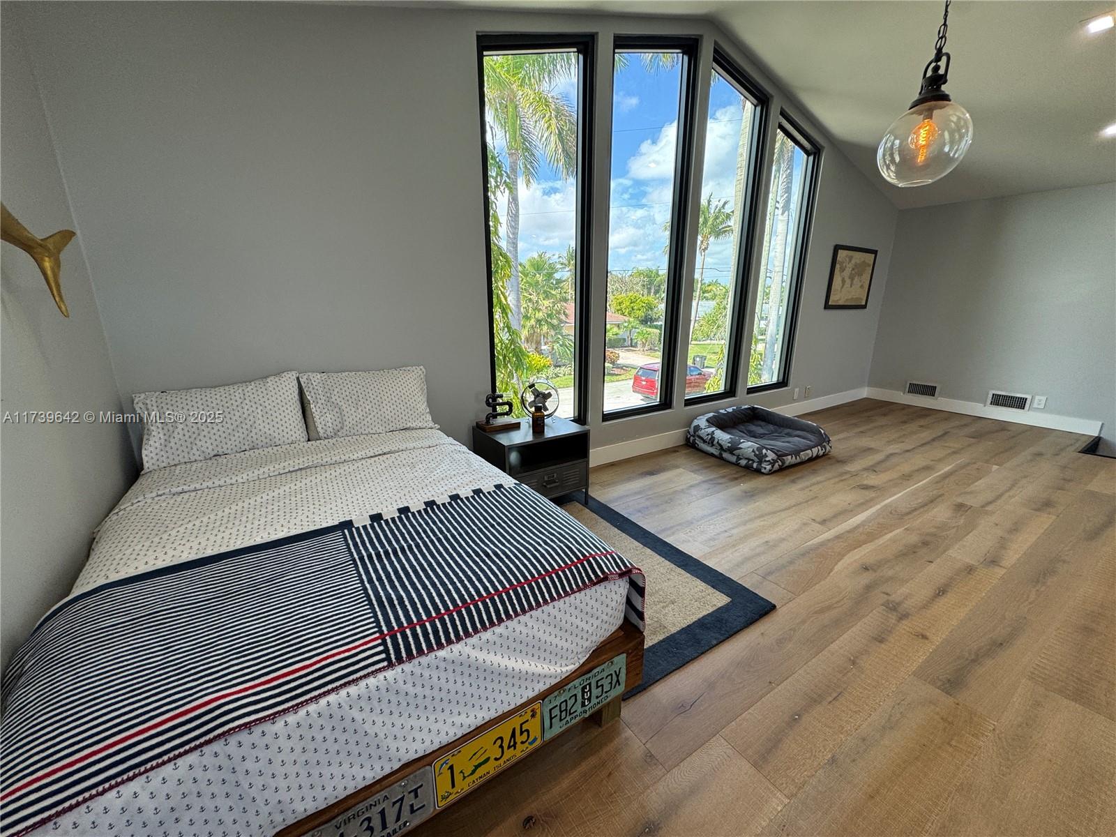 VENETIAN ISLES 2ND SEC - Residential