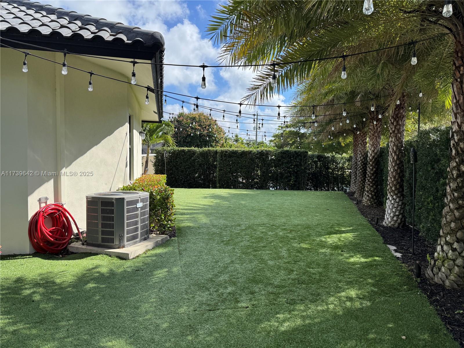 VENETIAN ISLES 2ND SEC - Residential