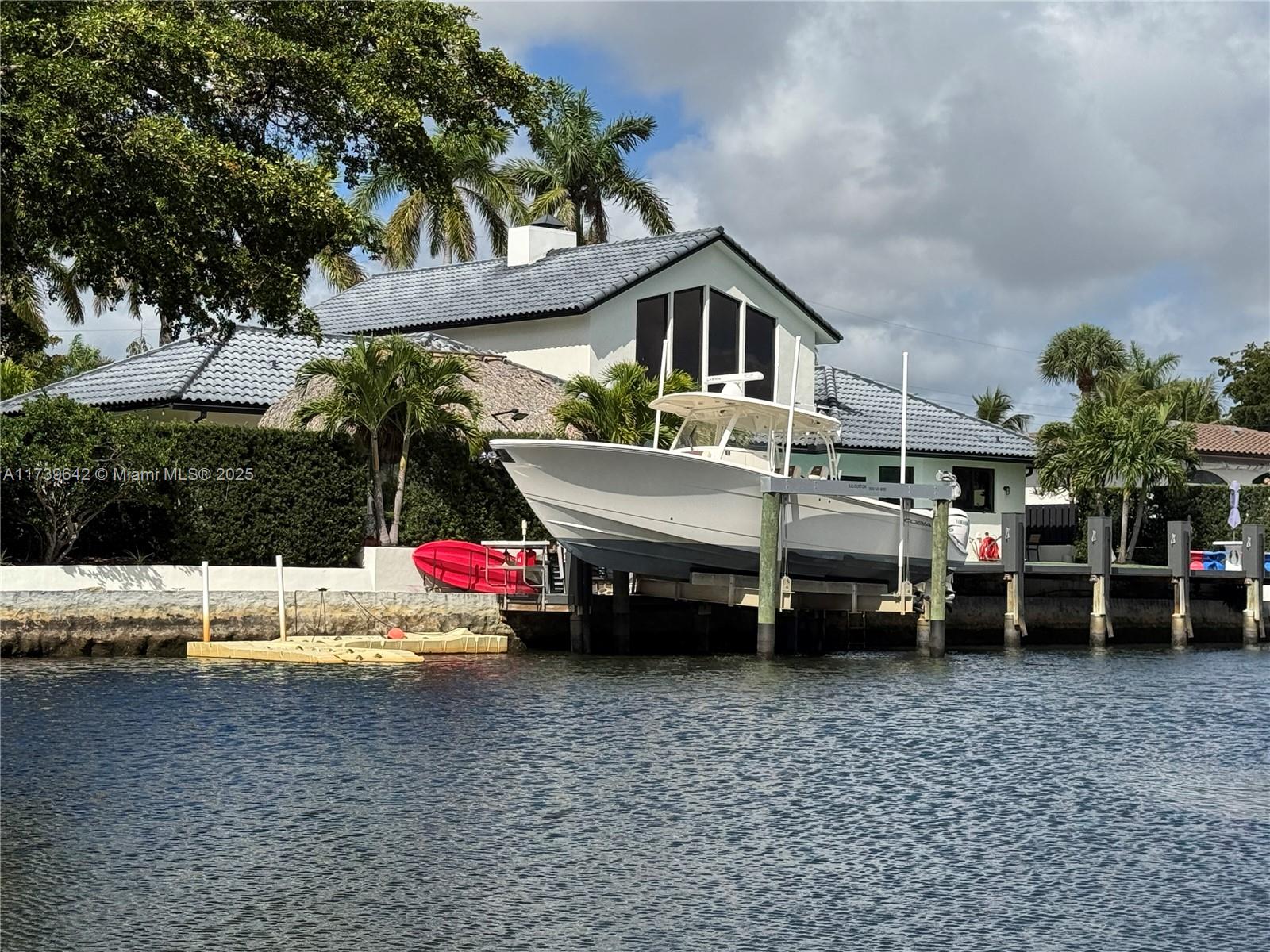 VENETIAN ISLES 2ND SEC - Residential