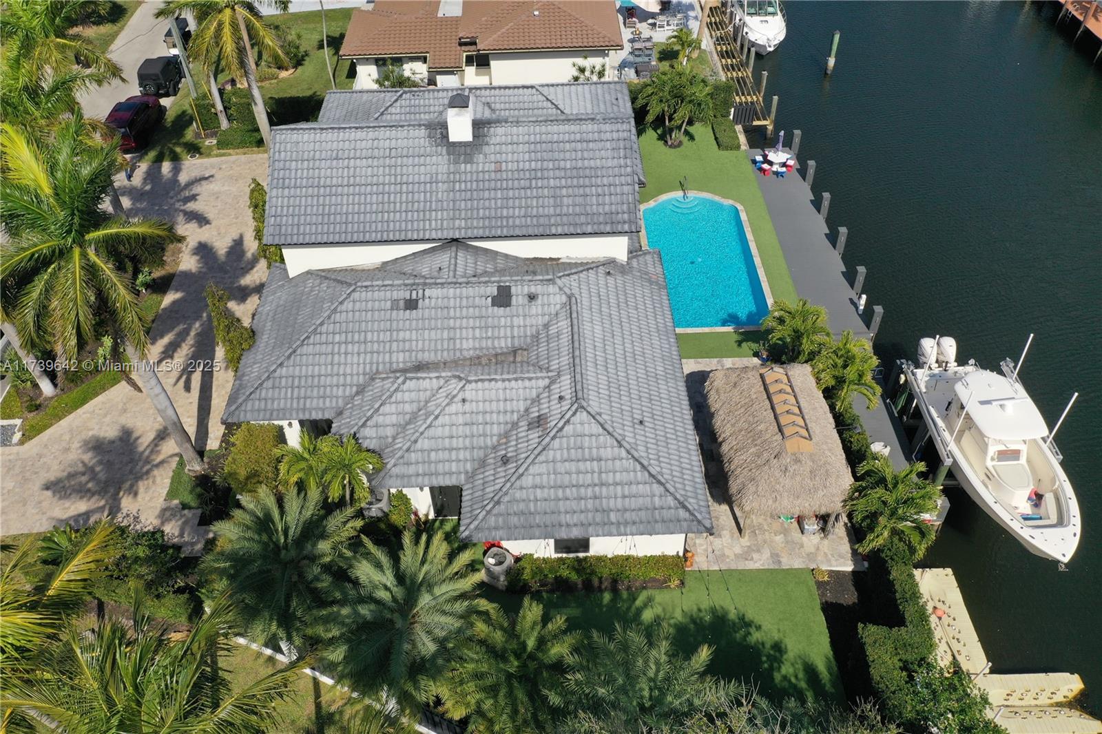 VENETIAN ISLES 2ND SEC - Residential