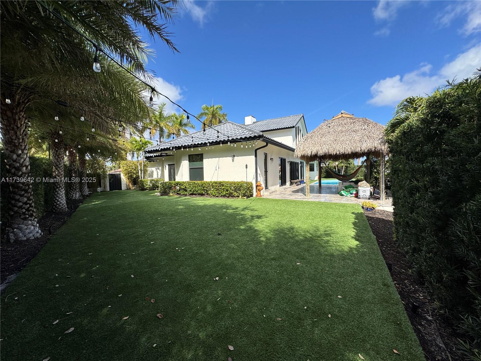 VENETIAN ISLES 2ND SEC - Residential