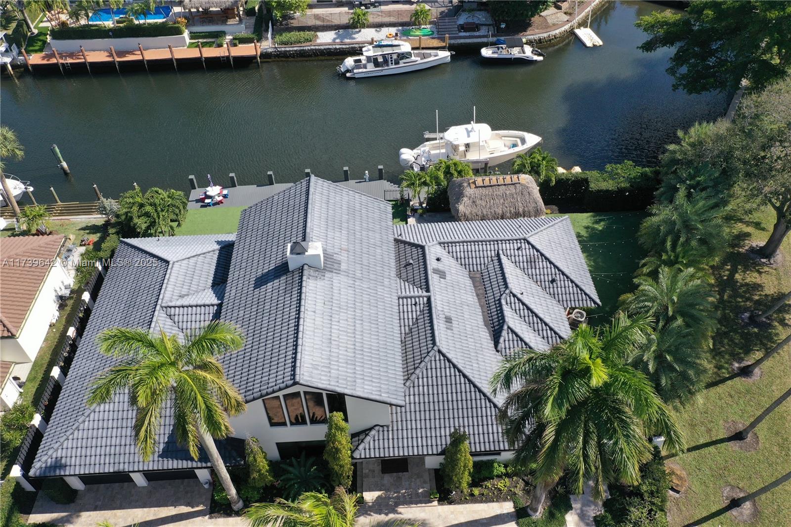 VENETIAN ISLES 2ND SEC - Residential