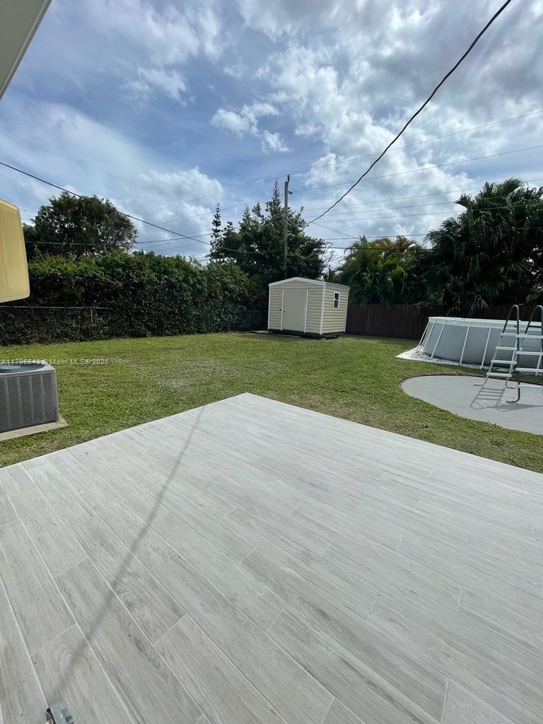 GULFSTREAM ESTATES - Residential Lease