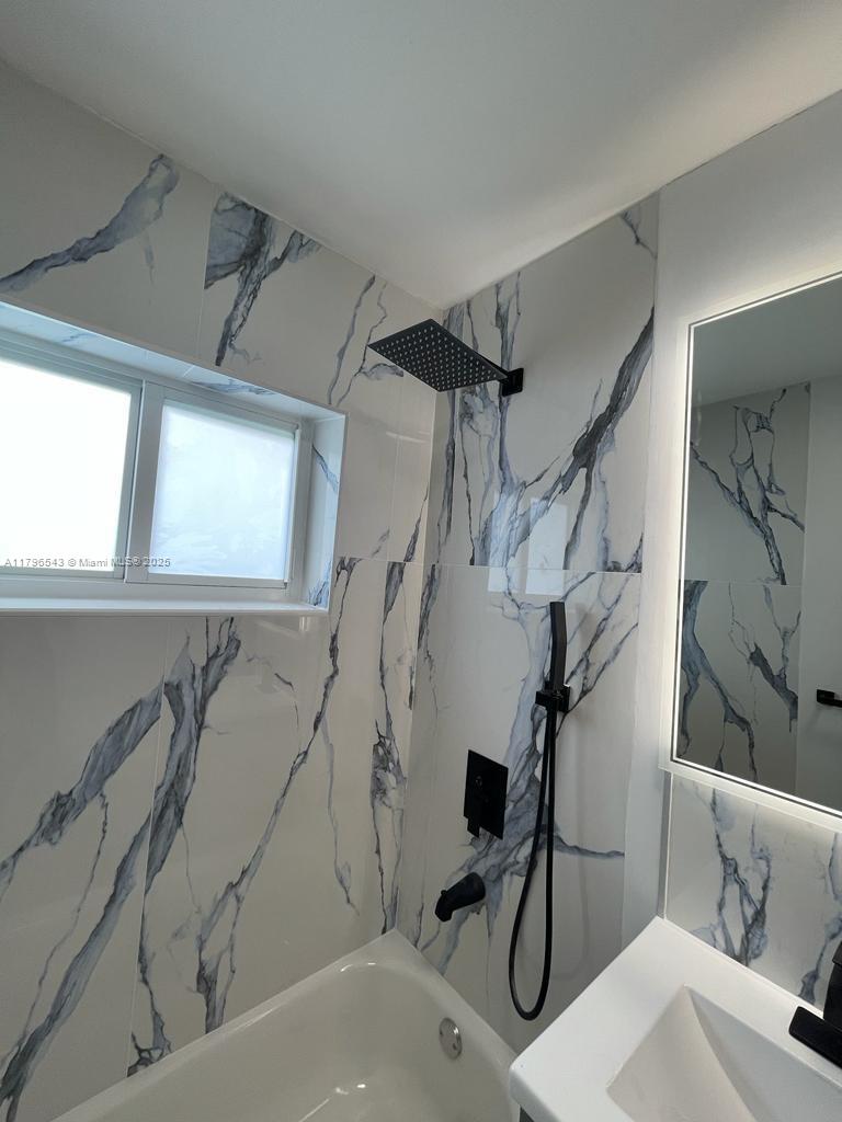 GULFSTREAM ESTATES - Residential Lease