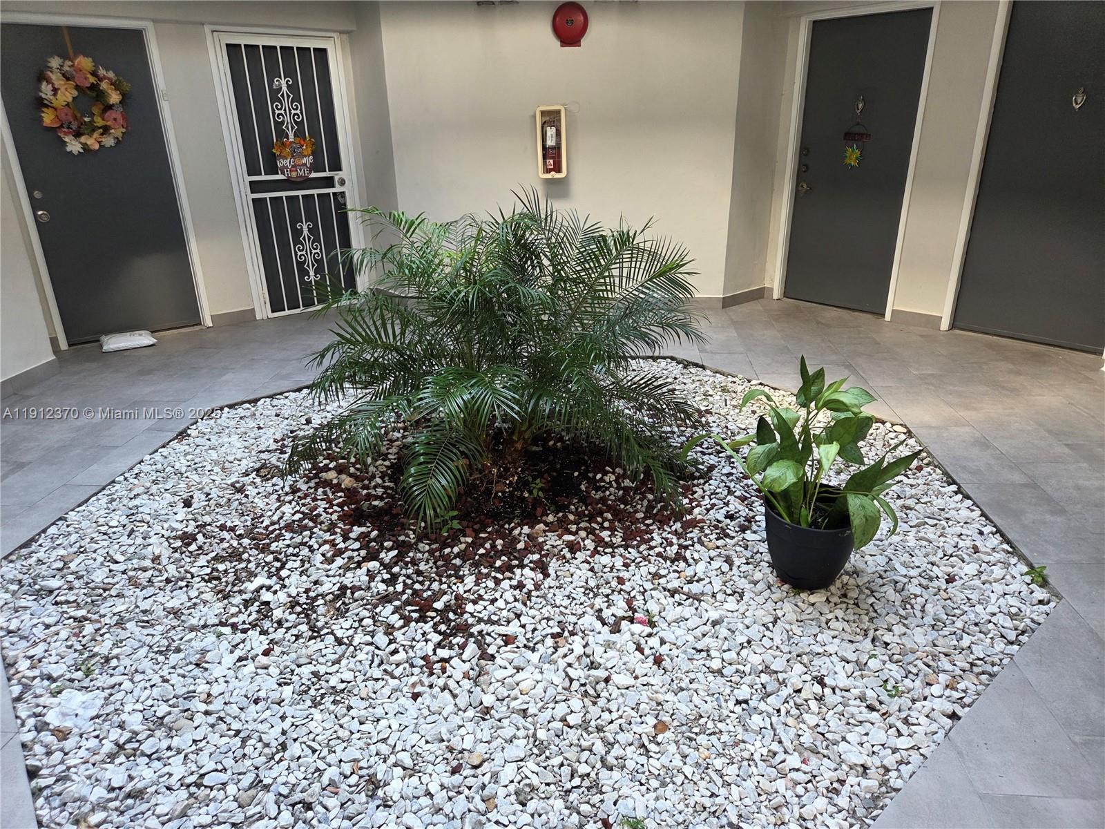 BLEAU FONTAINE CONDO #3 - Residential Lease