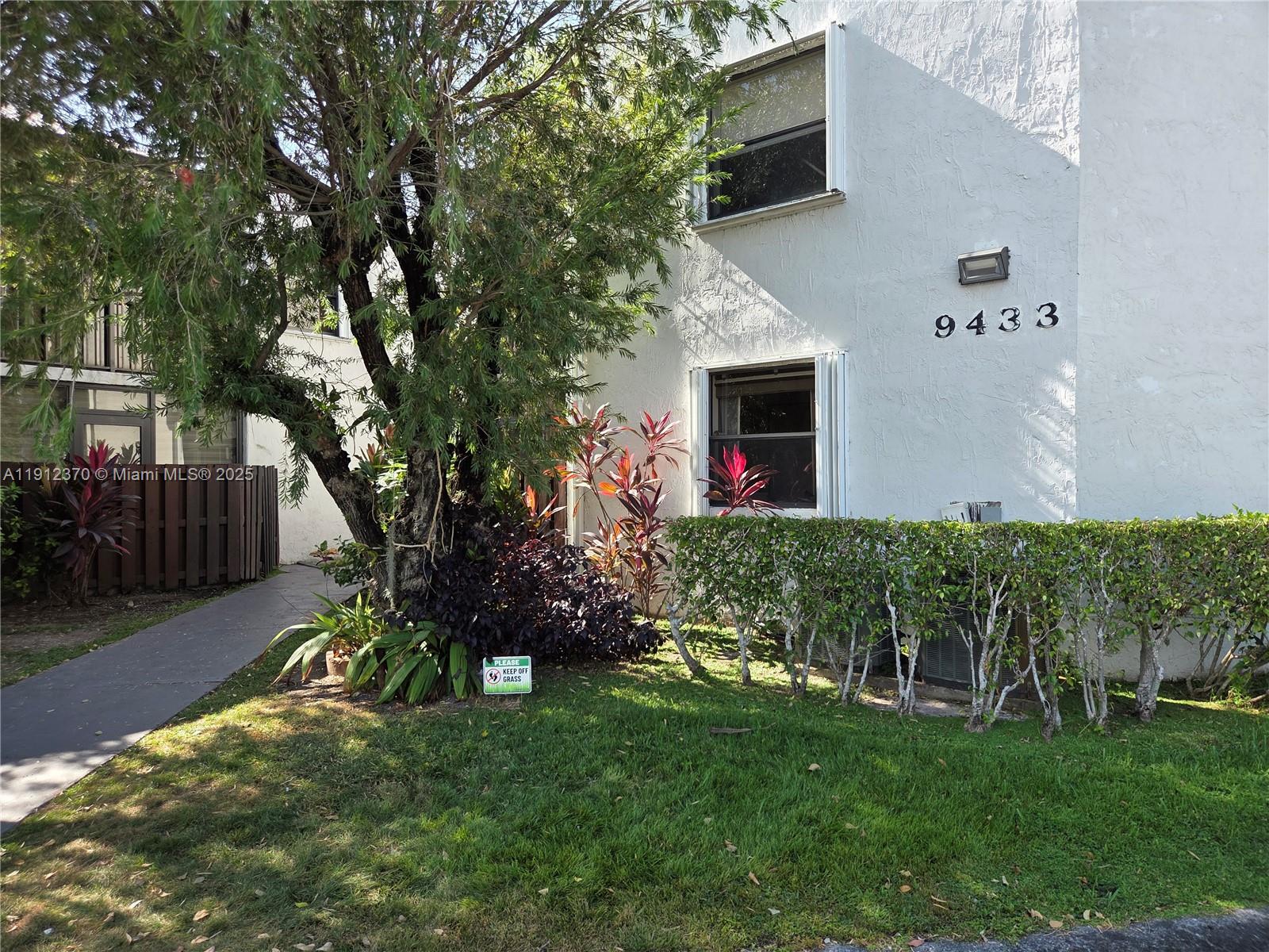 BLEAU FONTAINE CONDO #3 - Residential Lease