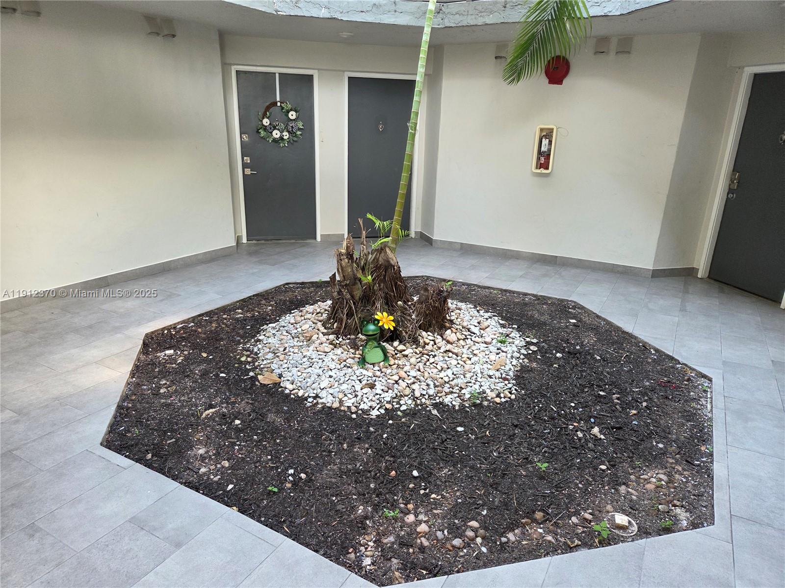 BLEAU FONTAINE CONDO #3 - Residential Lease