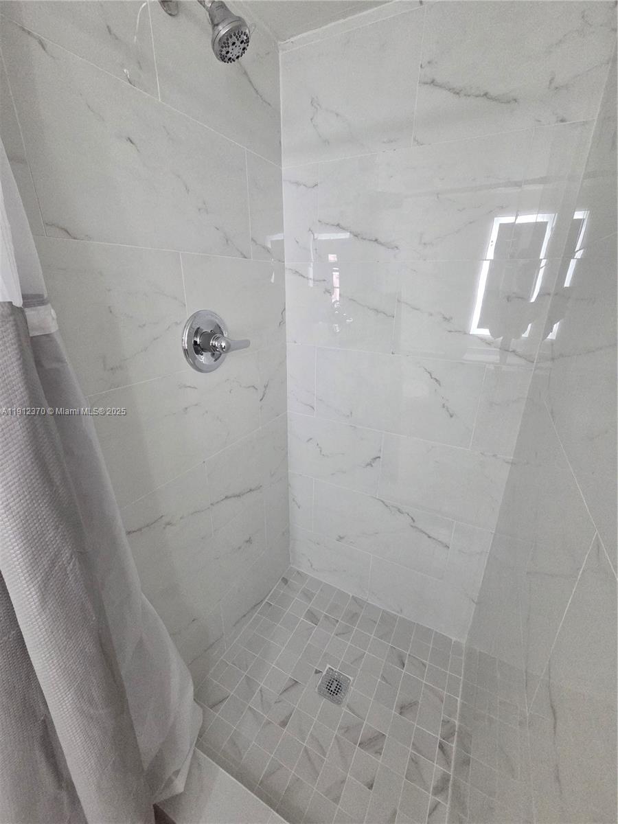 BLEAU FONTAINE CONDO #3 - Residential Lease