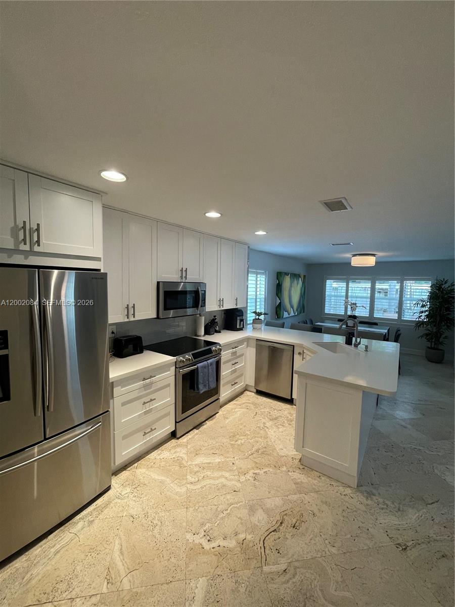 SHIPPING MATILDA CONDO - Residential Lease