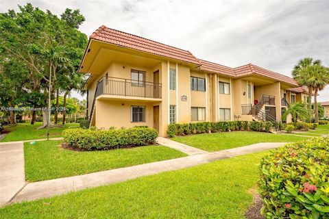 350 Lakeview Dr 201 Weston FL 33326