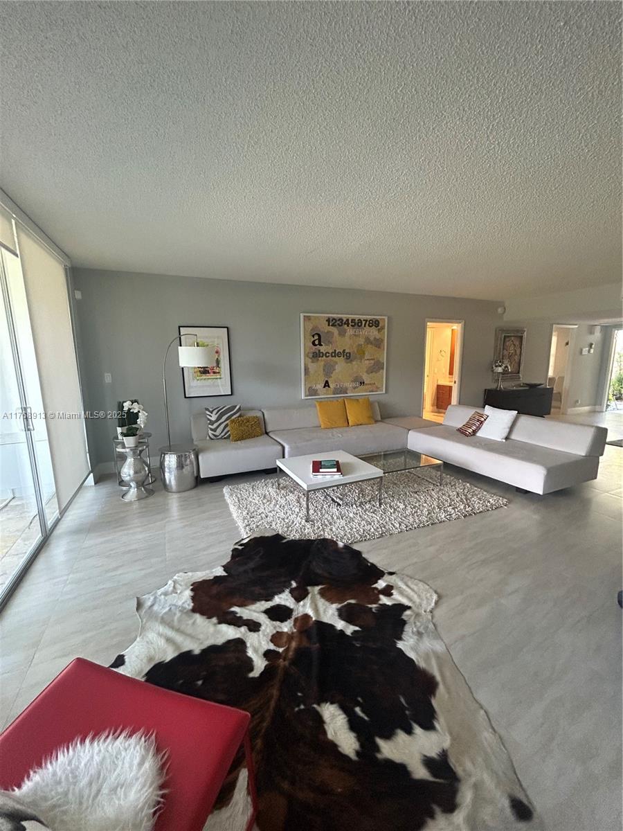 NO 80 PALM-AIRE COUNTRY C - Residential Lease