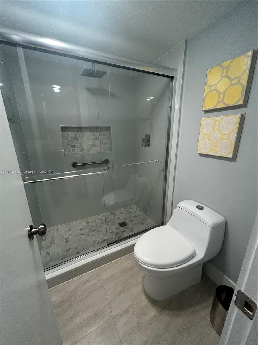 NO 80 PALM-AIRE COUNTRY C - Residential Lease