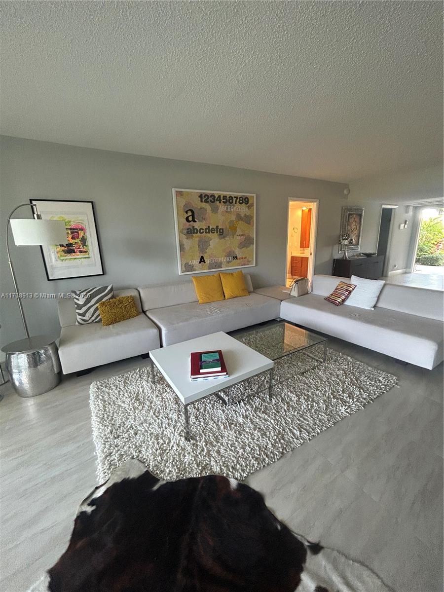 NO 80 PALM-AIRE COUNTRY C - Residential Lease