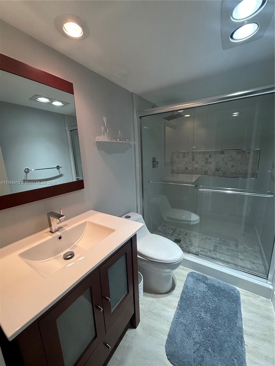 NO 80 PALM-AIRE COUNTRY C - Residential Lease