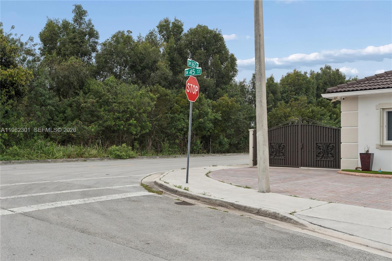 MIAMI EVERGLADE LAND COMP - Land