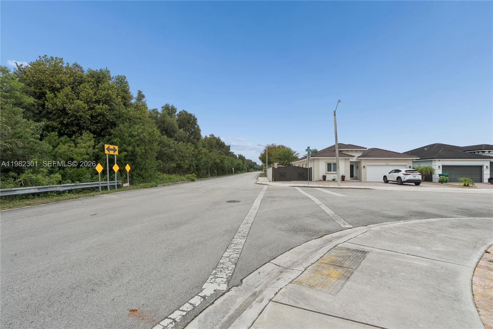 MIAMI EVERGLADE LAND COMP - Land