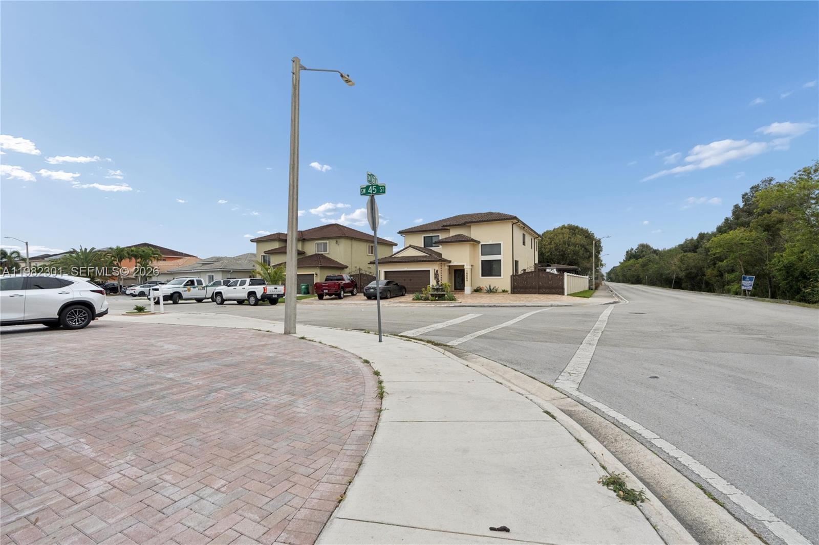 MIAMI EVERGLADE LAND COMP - Land