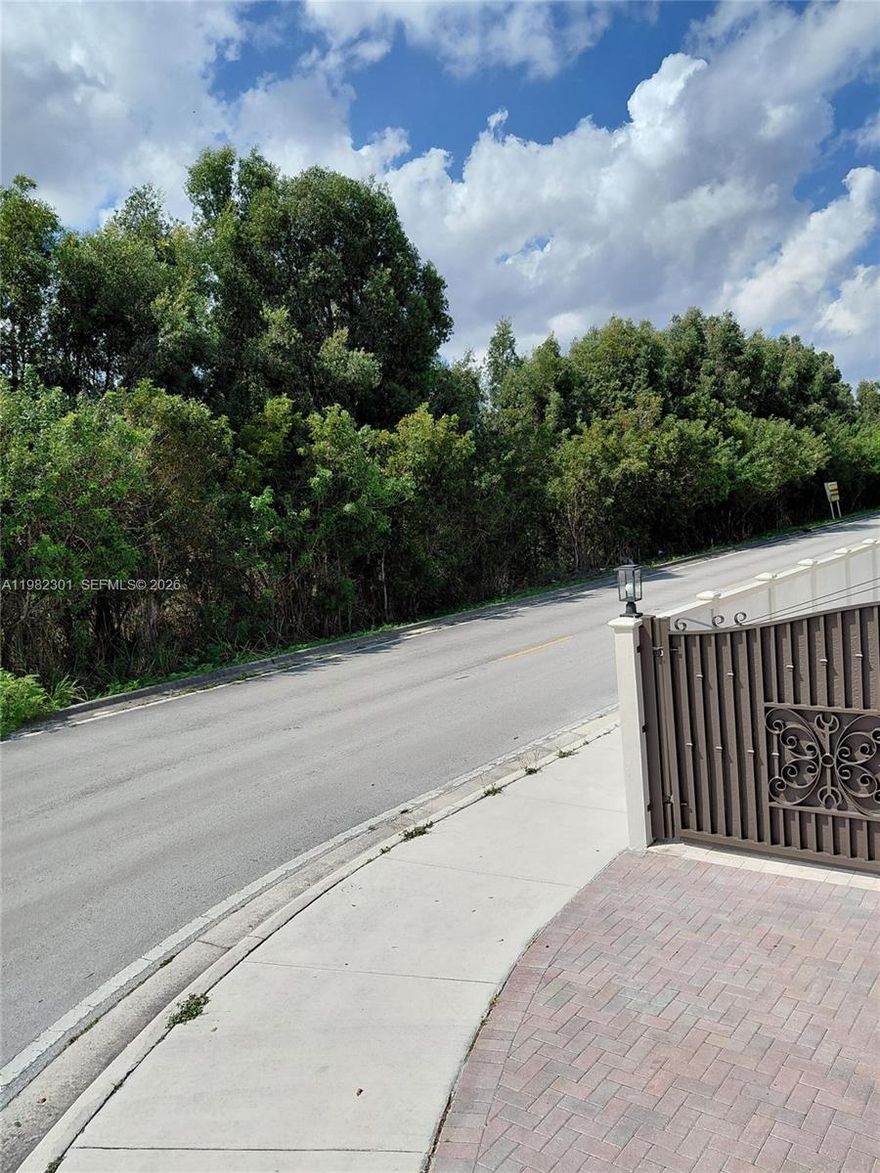 GREAT LOCATION!!! WEST KENDALL LOT FOR SALE! 1.00 ACRE OR 43,560 SQFT, VACANT LAND PRIME FOR DEVELOPMENT! SERIOUS BUYERS ONLY. LOT IS LOCATED ON 168th AVE SW 45th ST. RESIDENTIAL ZONING CLOSE TO LOT. VERY CLOSE TO MANY RESIDENTIAL COMMUNITIES, SCHOOLS, AND SHOPPING CENTERS."Seller financing available"