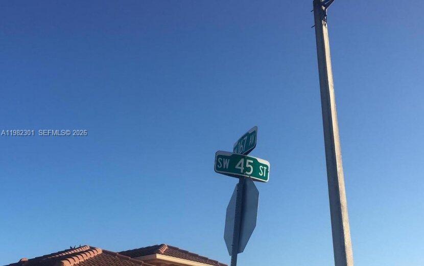 MIAMI EVERGLADE LAND COMP - Land