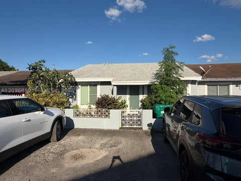 Photo of 4419 NW 185th St, Miami Gardens, FL 33055 (MLS # A12096859)
