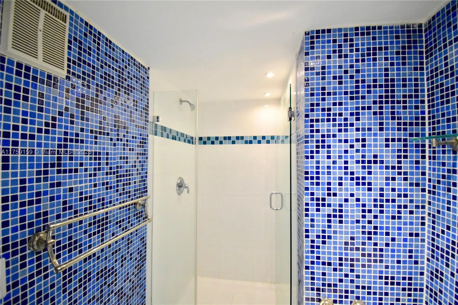 Miami, Florida 33133, United States, 1 Bedroom Bedrooms, ,1 BathroomBathrooms,Residential,Pending,85478