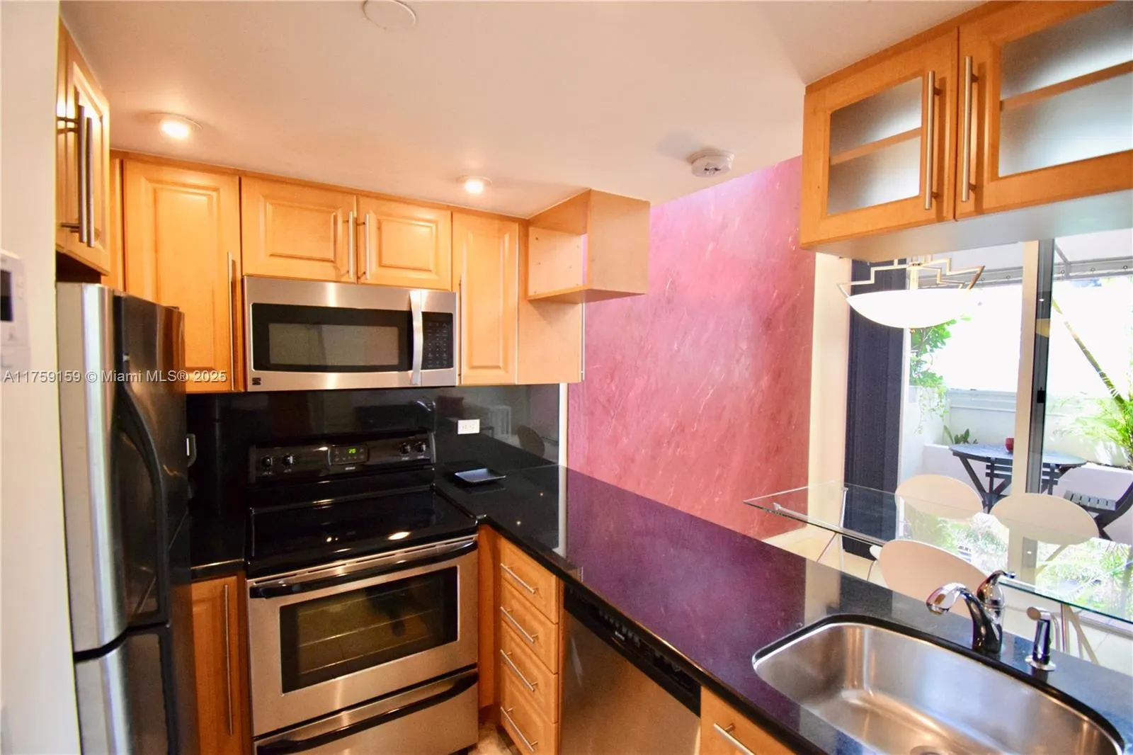 Miami, Florida 33133, United States, 1 Bedroom Bedrooms, ,1 BathroomBathrooms,Residential,Pending,85478