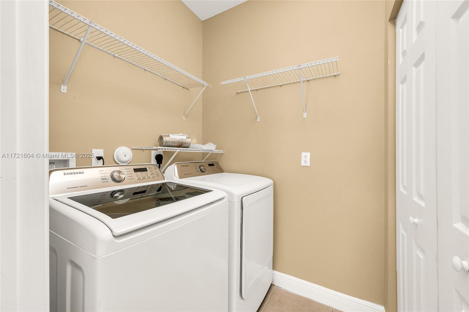 PERRY & WELLS SUB CORR PL - Residential