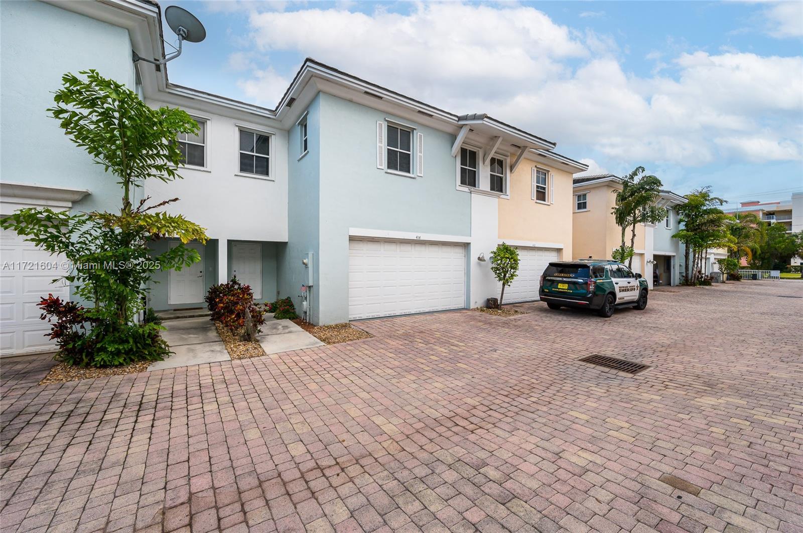 Property for Sale at 414 Ne 1st Ave 414, Pompano Beach, Broward County, Florida - Bedrooms: 3 
Bathrooms: 2  - $385,000