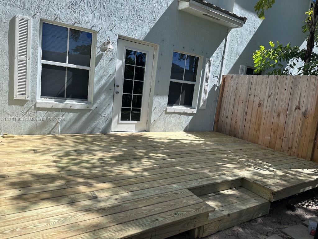 PERRY & WELLS SUB CORR PL - Residential