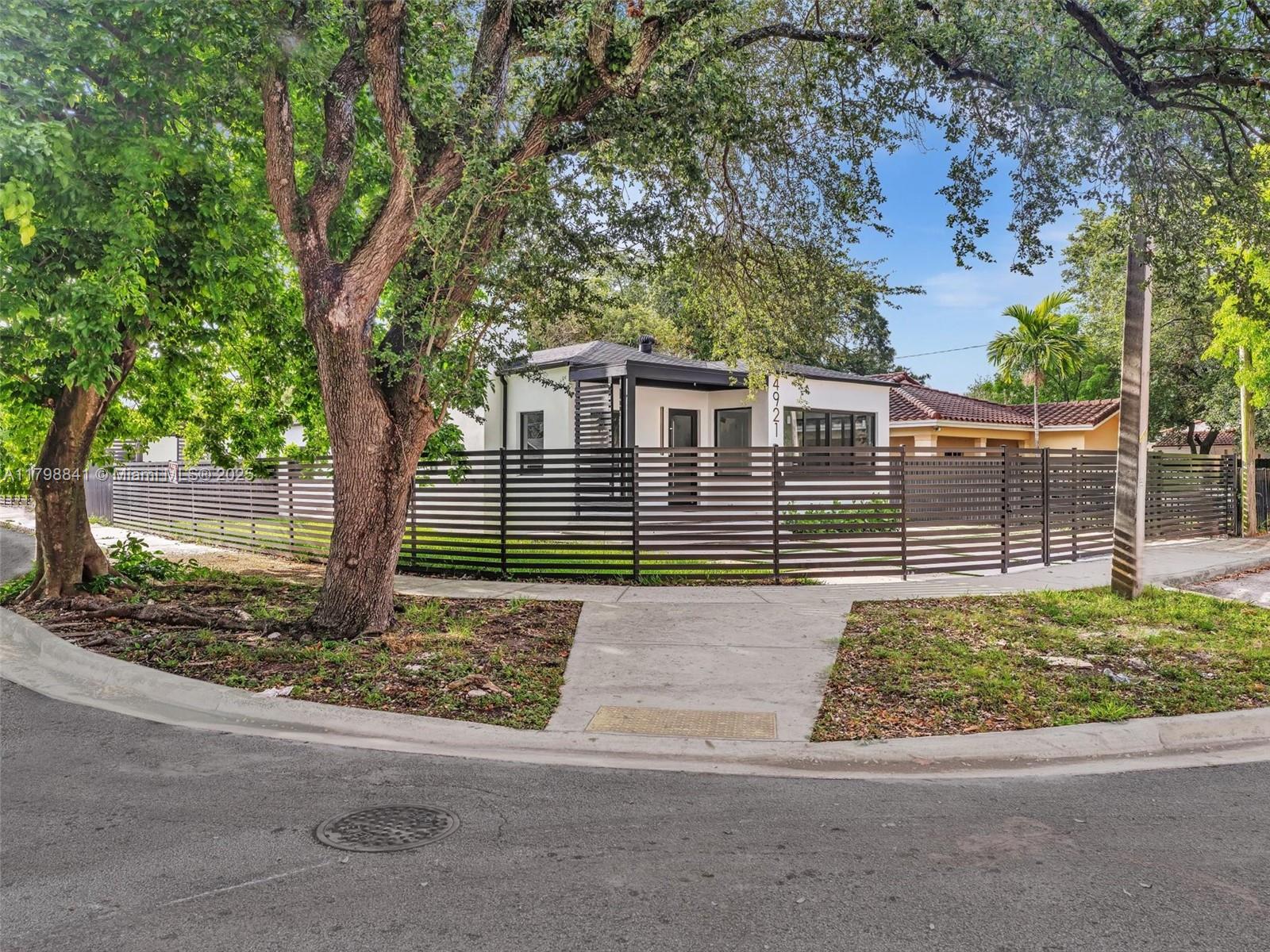 4921 NW 6th Ave