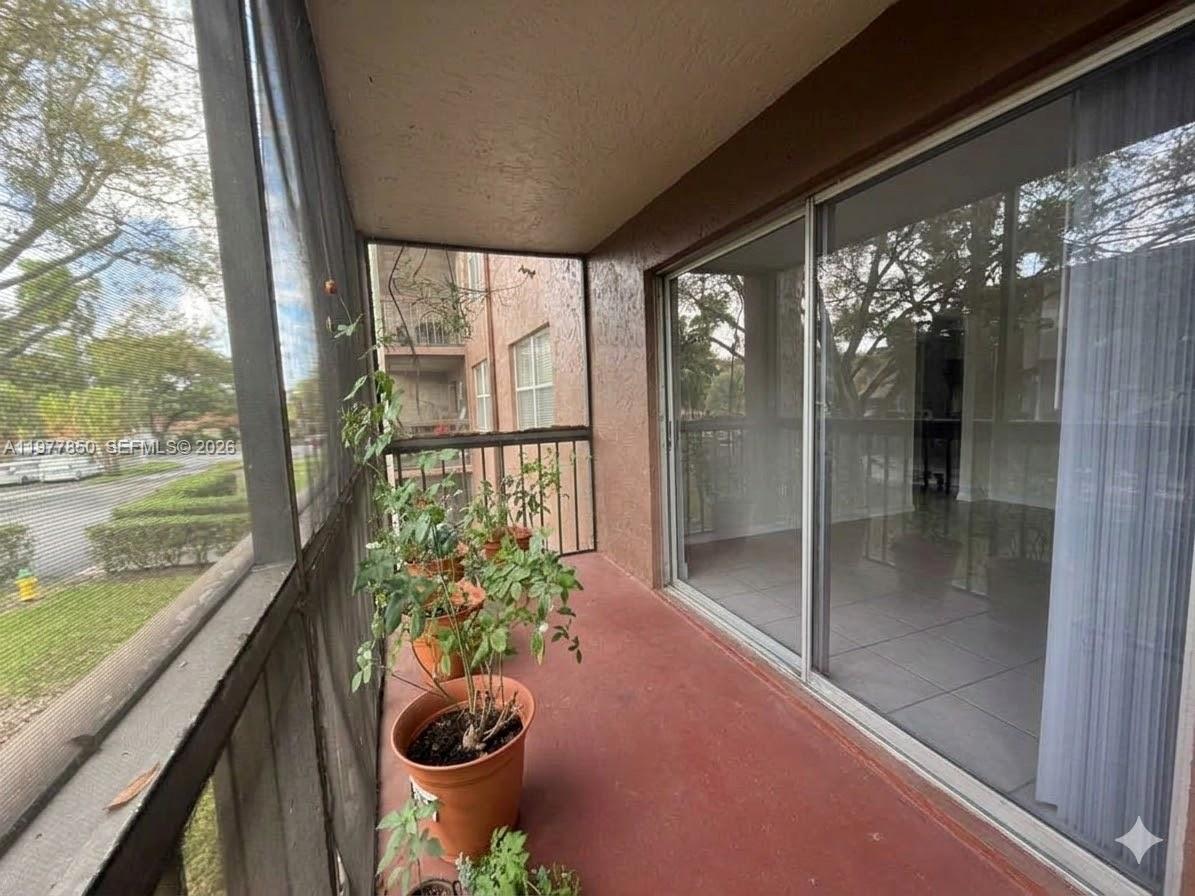 NOVA GARDENS CONDO - Residential