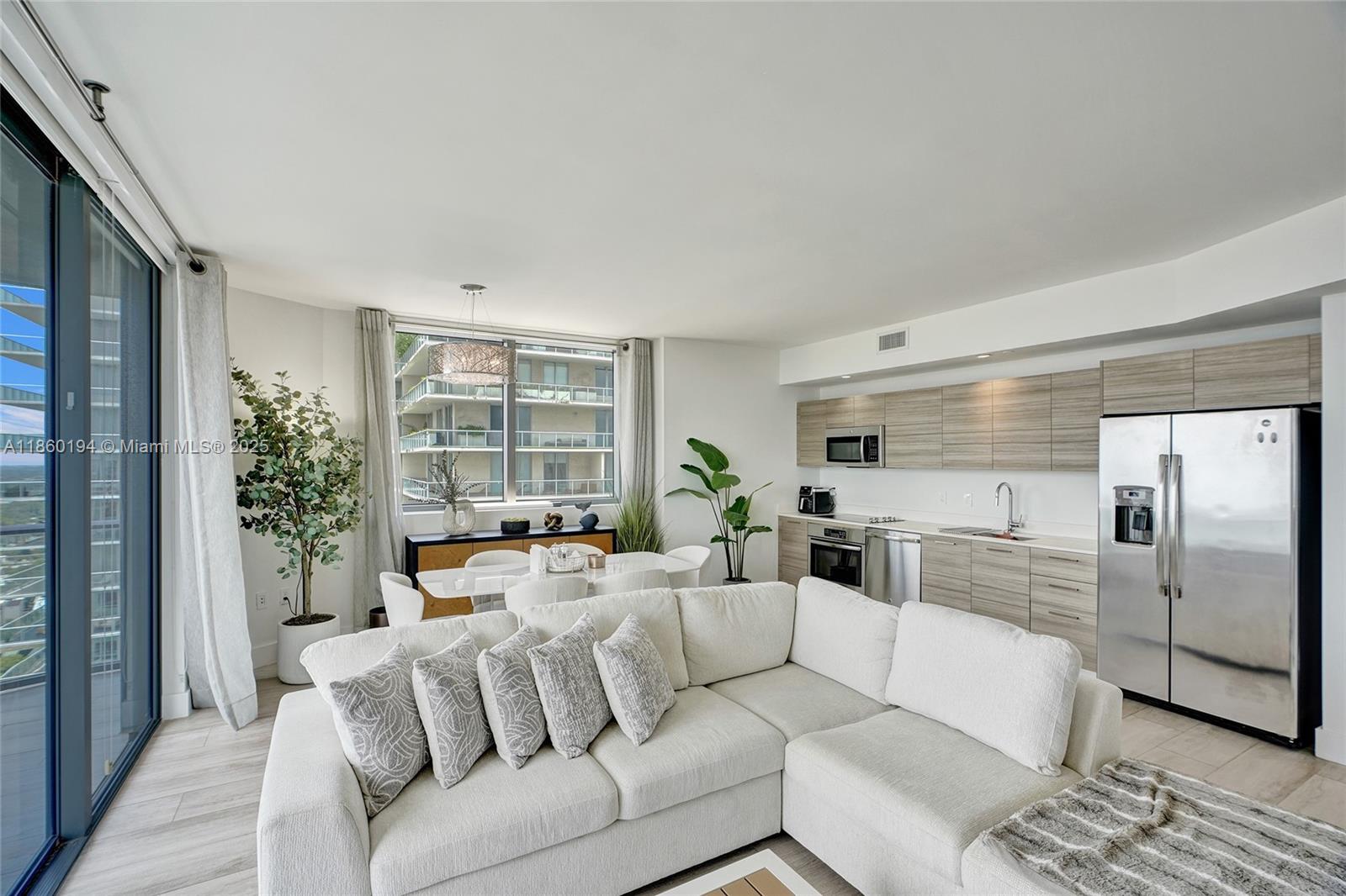 121 NE 34th St 2809