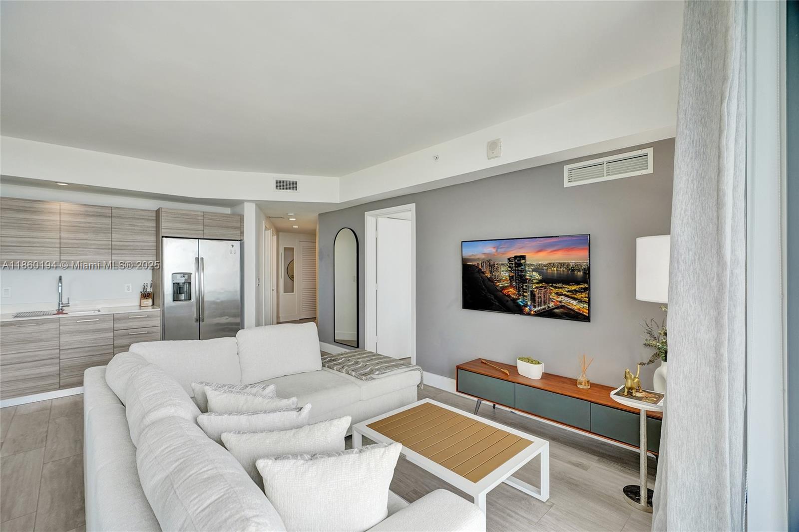 3401 MIDTOWN CONDO - Residential Lease