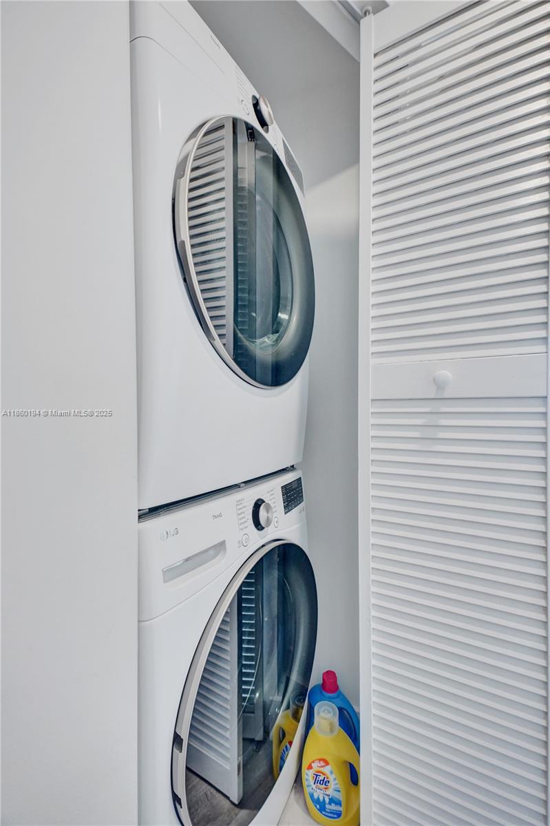 3401 MIDTOWN CONDO - Residential Lease