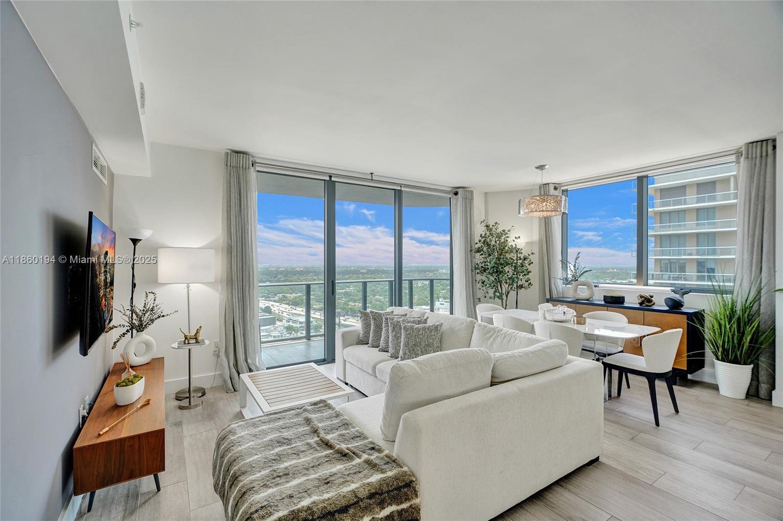 NEW MIDTOWN-MIAMI EXCLUSIVE BUILDING! 2 BDR 2 BATH CONDO. EUROPEAN KITCHEN, WASHER AND DRYER INSIDE THE UNIT AND A GREAT BALCONY TO ENJOY THE VIEW. EXCELLENT AMENITIES FOR RESIDENTS ONLY USE AS WELL AS ACCESS TO THE HOTEL'S AMENITIES. NEW GYM, HEATED POOL WITH PRIVATE CABANAS, TENNIS COURT AND MINI GOLF, MEETING ROOMS, MEDIA ROOM, TENNIS, CHILDREN'S ROOM, BUSINESS CENTER, SPA AND RESTAURANT/BAR; CENTRALLY LOCATED WITH PLENTY OF NEARBY RESTAURANTS AND SHOPS. EASY ACCESS TO HIGHWAYS AND CLOSE TO THE AIRPORT.