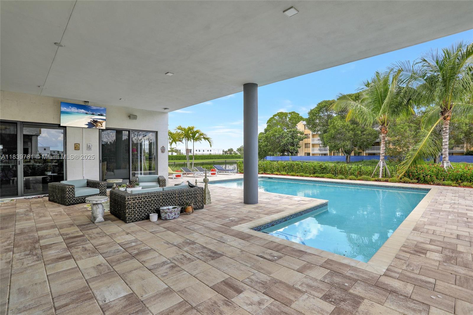 WESTON ESTATES - Residential Lease