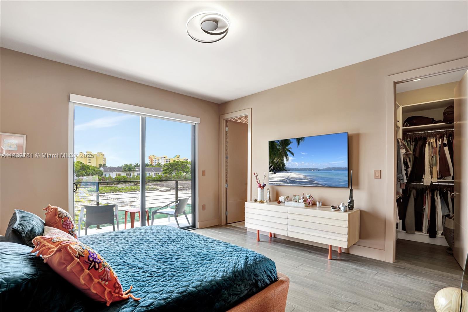 WESTON ESTATES - Residential Lease